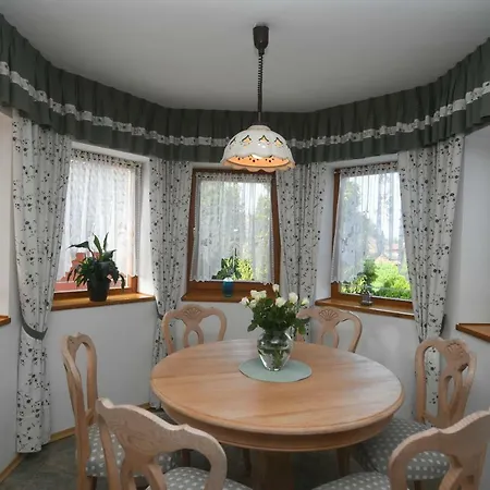 アパート Haus Lucia